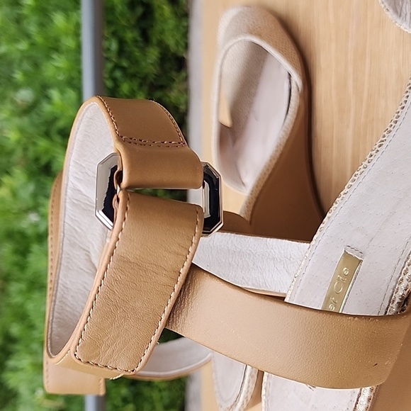 Louise et Cie Ankle Strap Gold Leather Wedge Sandals Size 11 - Picture 7 of 11